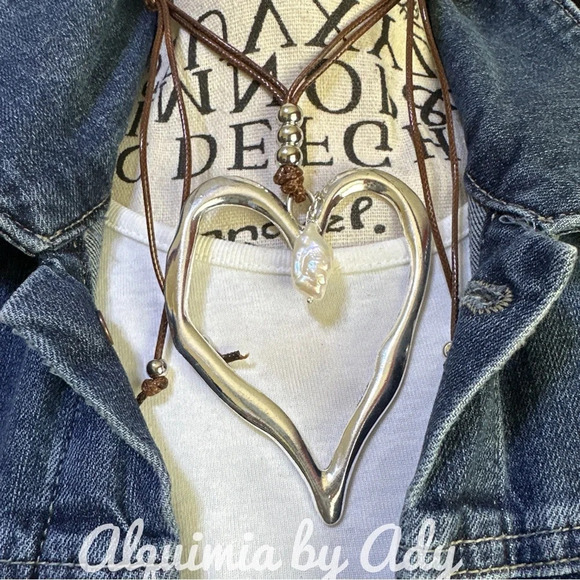 Oversized freshwater pearl silver pendant heart silhouette chunky cord necklace - Picture 1 of 4